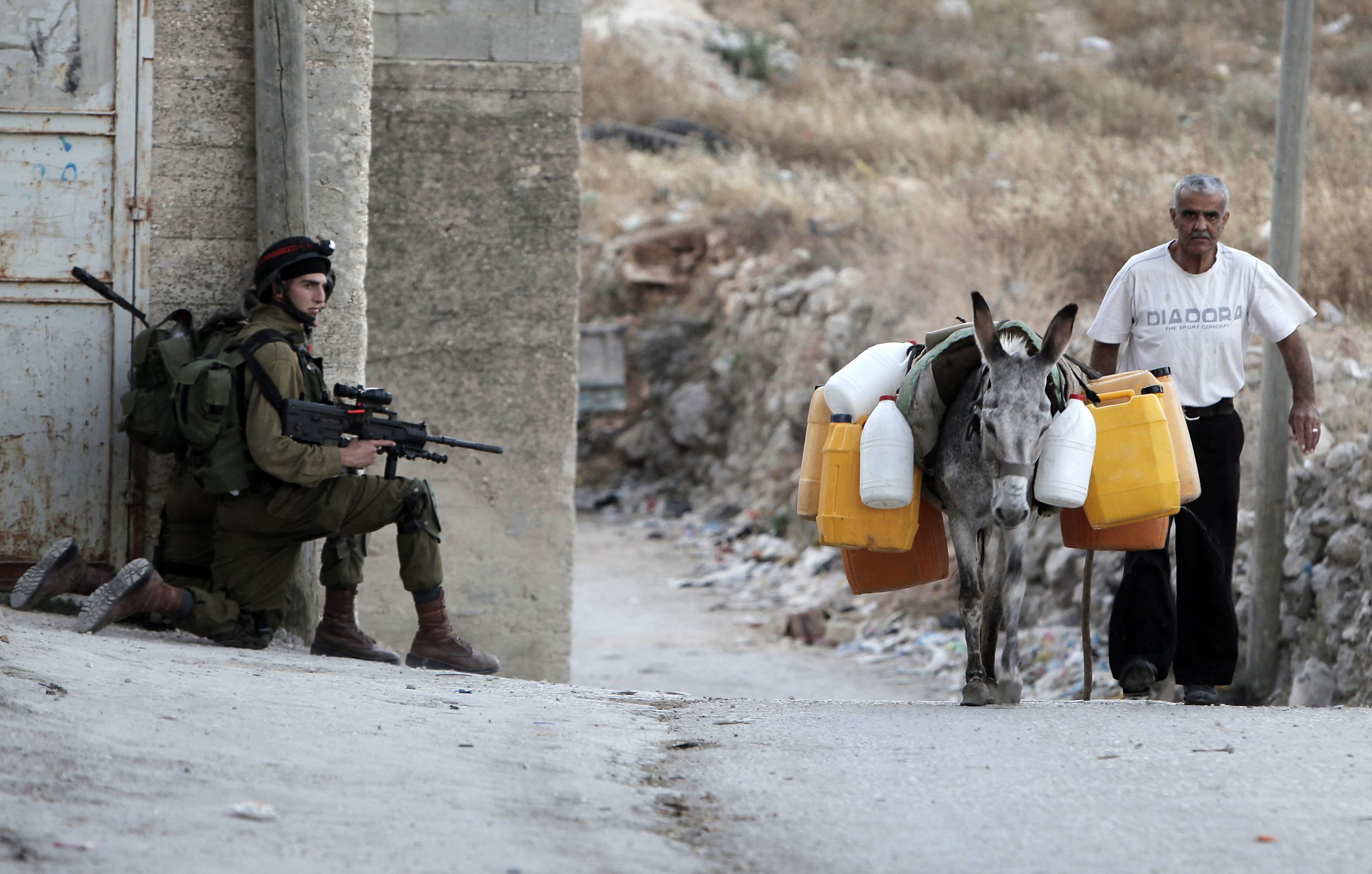Israelis Enjoy Palestinian Water and Sell them Polluted Mineral Water